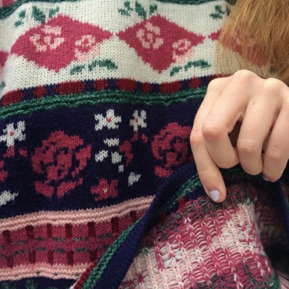 80s Roses Knit Sweater - Picture 6 of 7